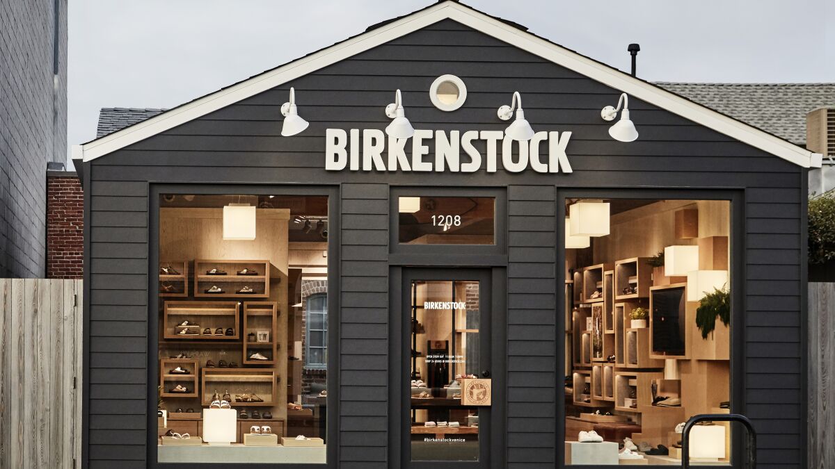 Melancólico Vivienda Obstinado Birkenstock picks Venice as the home of its second U.S. store - Los Angeles  Times