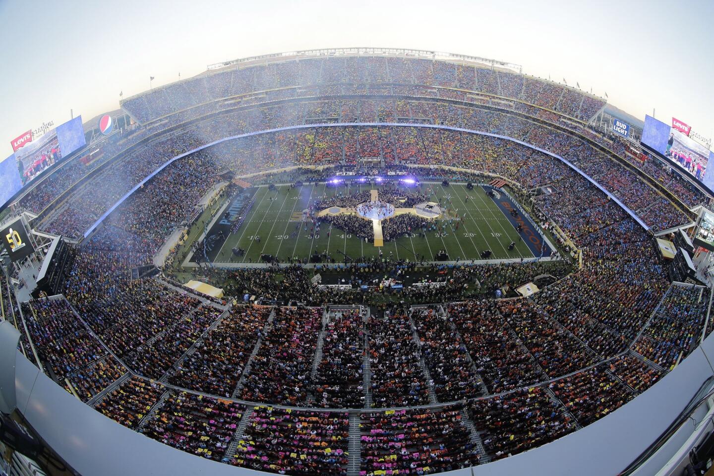APphoto_Super Bowl Football