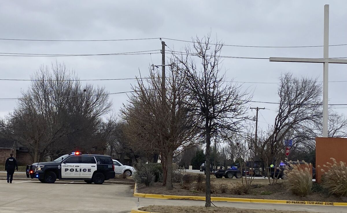 Colleyville police outside Congregation Beth Israel synagogue