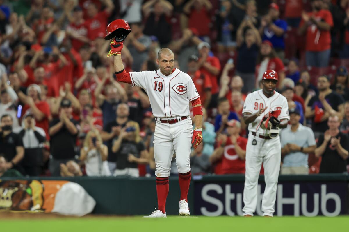 Reds' Votto becomes all-time leader in MLB games played by a