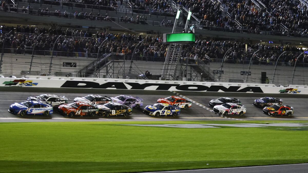 Daytona define seu campo para o 500 com duas eliminatórias muito