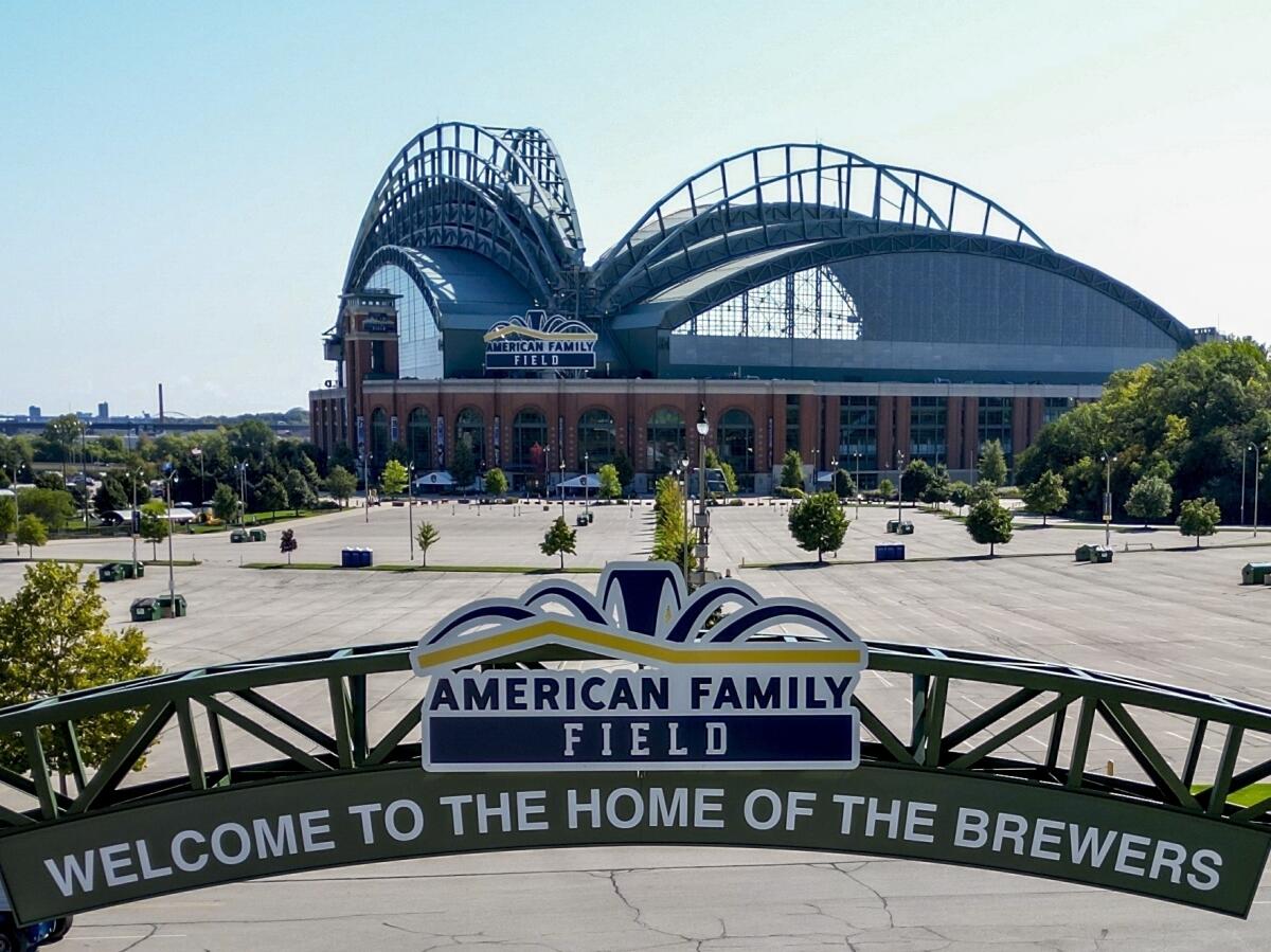 Milwaukee Brewers promise lower prices for fan gear at Miller Park