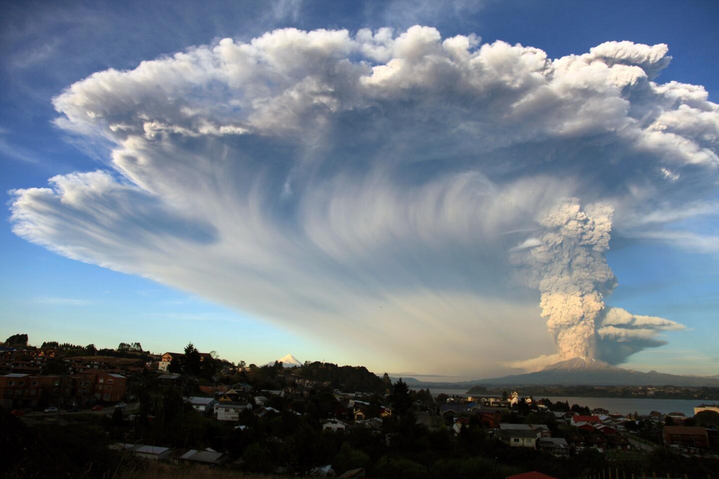 Calbuco volcano erupts
