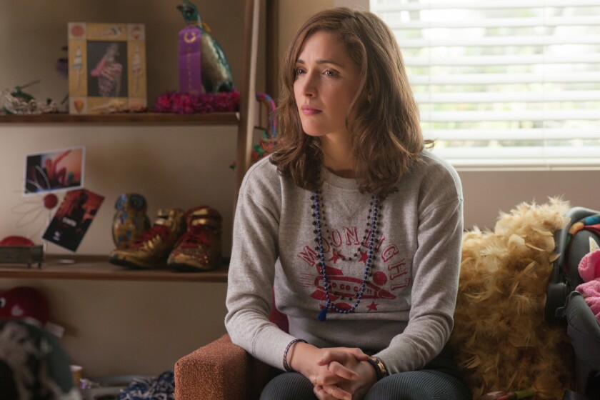 Neighbors Rose Byrne S Comedic Talents In Bloom Los Angeles Times