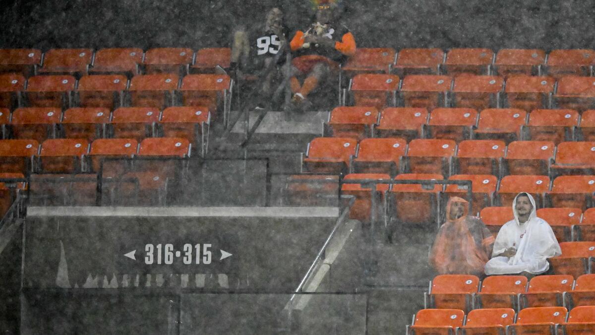 Cleveland Browns preseason game delayed by lightning