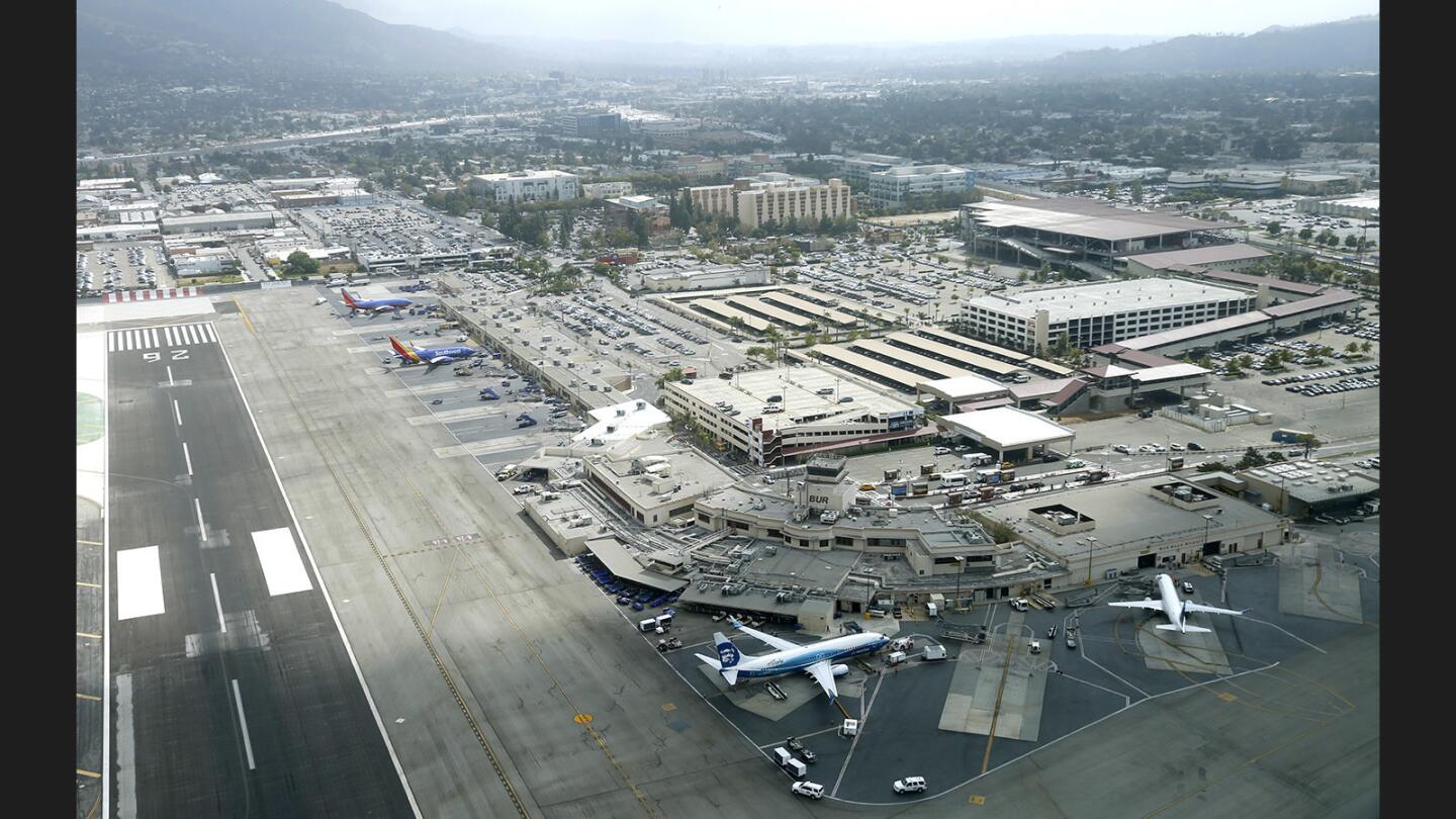 Photo Gallery: Mokulele Airlines now serving the Hollywood Burbank Airport from Santa Maria