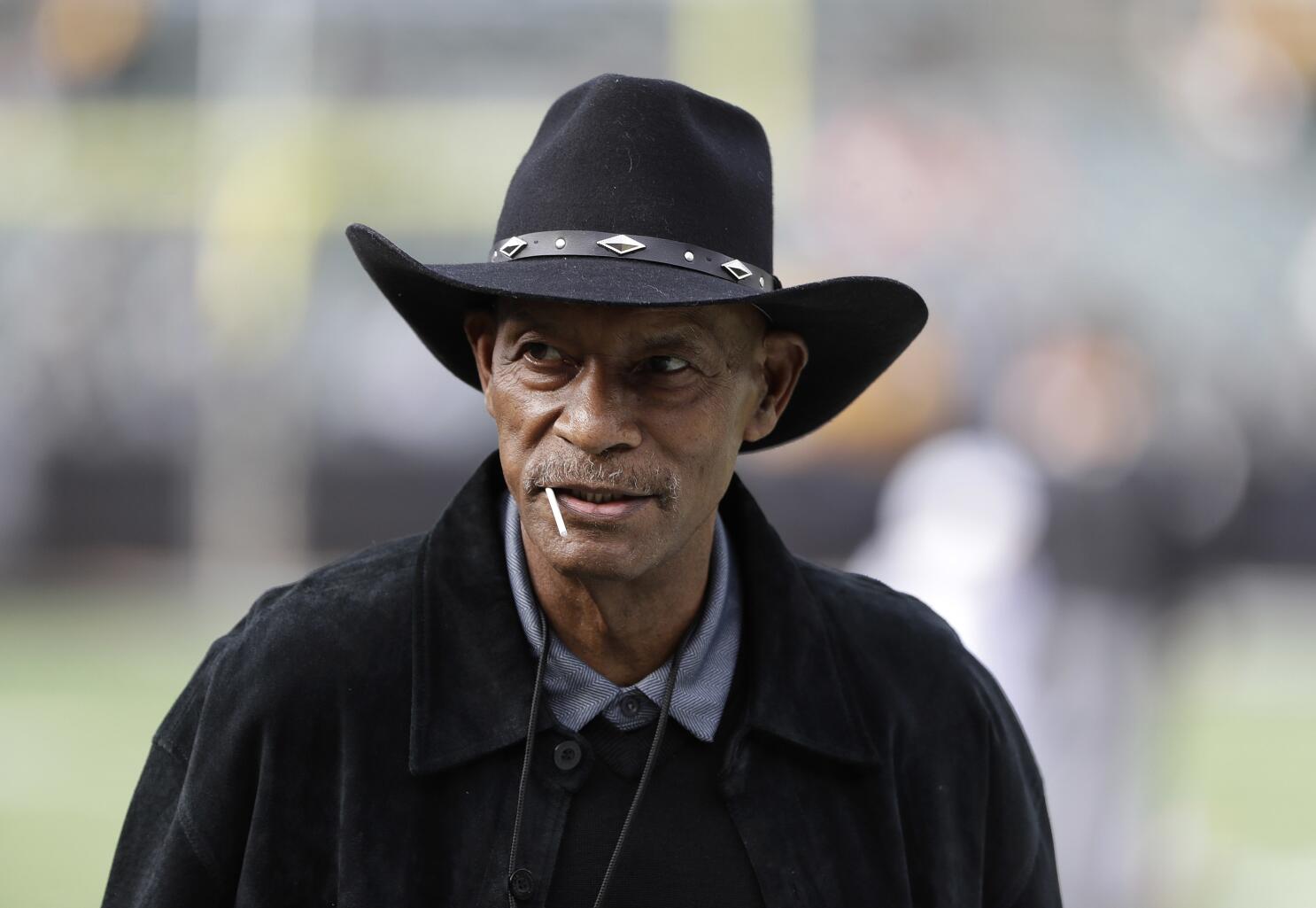 Willie Brown, Hall of Fame cornerback for Oakland Raiders, dies at 78 