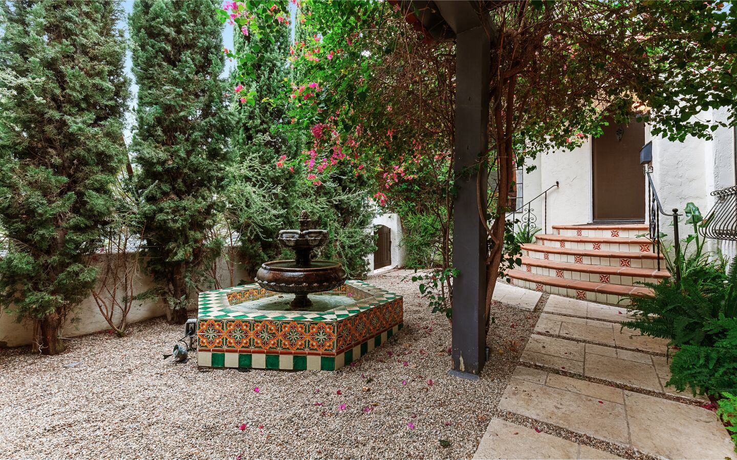 The courtyard with a fountain.
