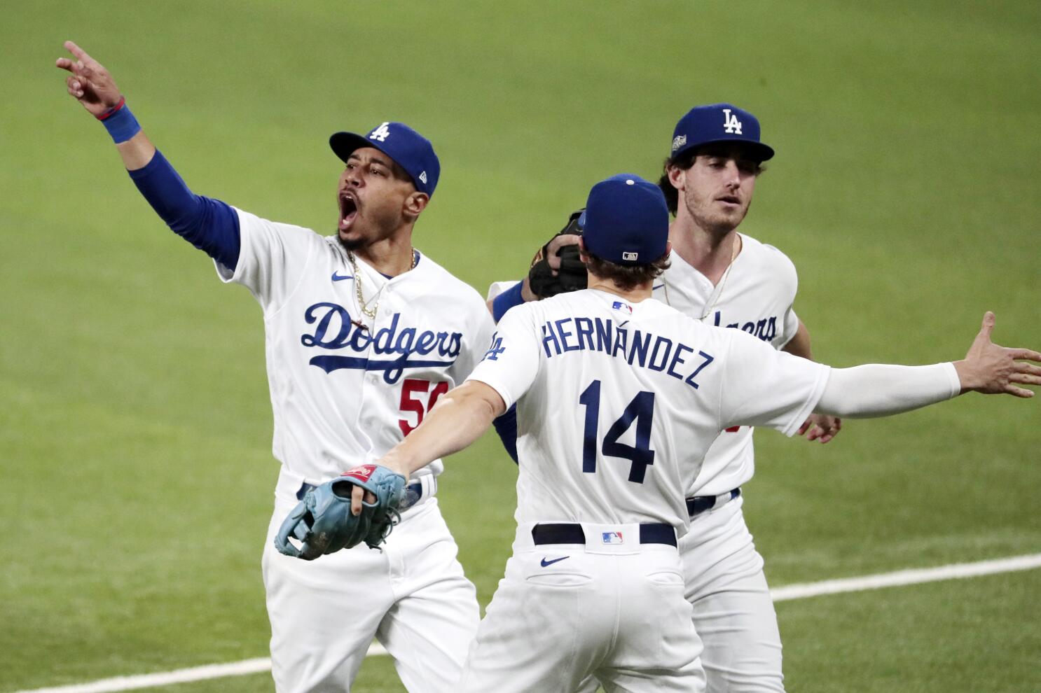 Double play helps rescue Padres in NLDS Game 2 win vs. Dodgers