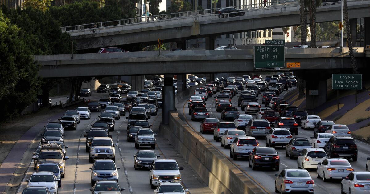 L.A. residents who drive less are exposed to more air pollution, study finds L.A. residents who drive less are exposed to more air pollution, study finds