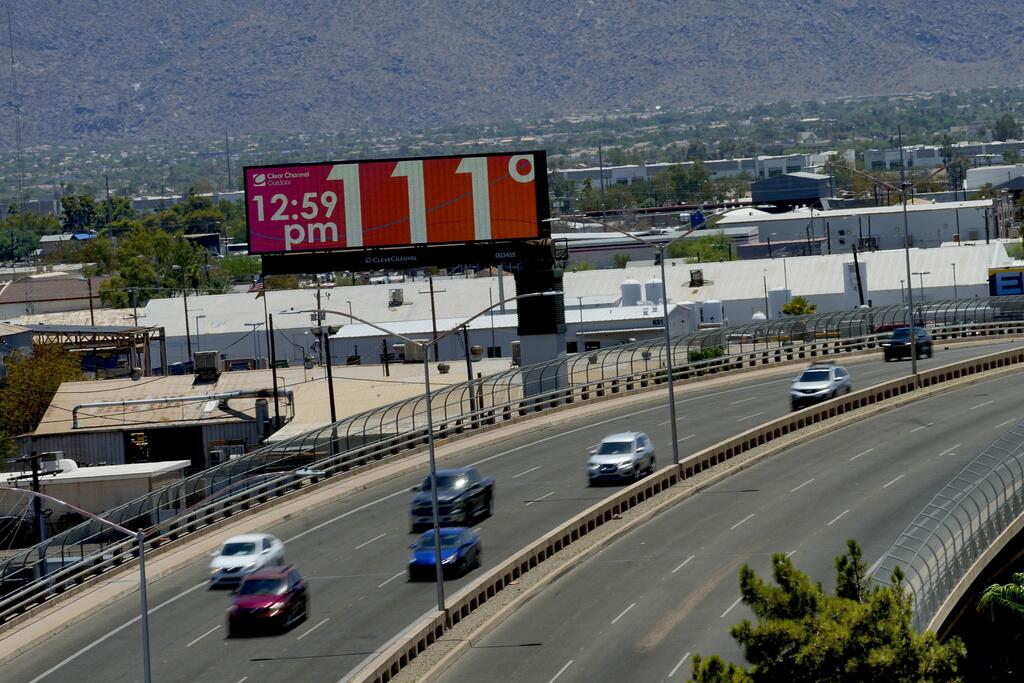 ARIZONA-SOBREPONIÉNDOSE AL CALOR