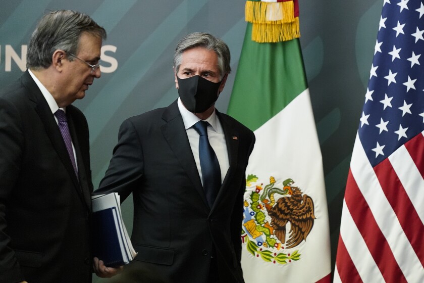 Secretario de Estado Antony Blinken, a la derecha, y el Secretario de Relaciones Exteriores de México, Marcelo Ebrard, 