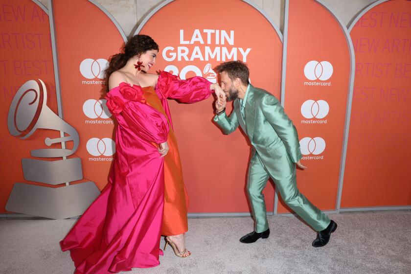 Natascha Falcao y Noel Schajris también estuvieron presente en el Best New Artist Showcase del Latin Grammy.