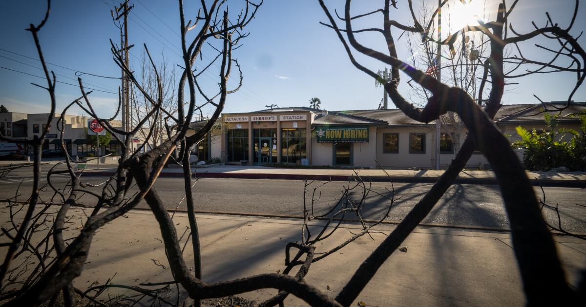 Altadena sheriff’s station reopens after smoke contaminant closure Altadena sheriff’s station reopens after smoke contaminant closure