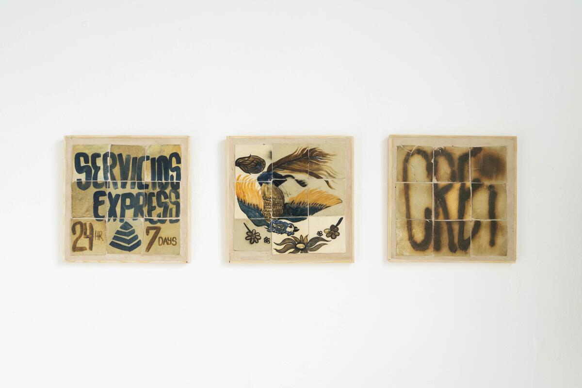 Three ceramic tiles show a logo for Servicios Express, a collage of bird images and the word "Crei."