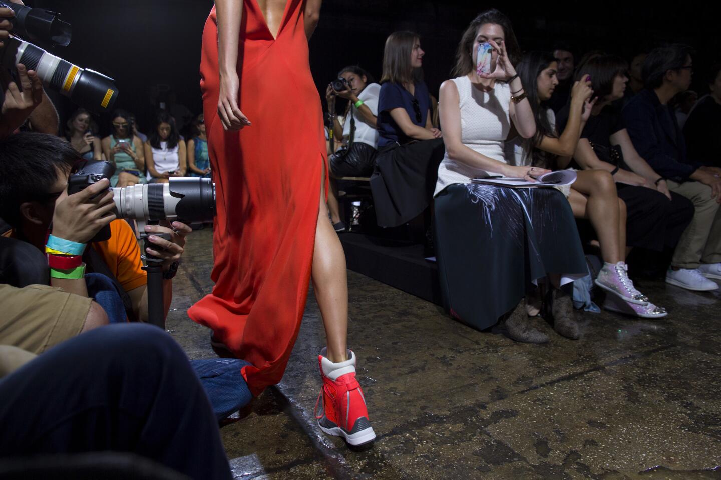 DKNY Spring 2014 Ready-to-Wear Collection