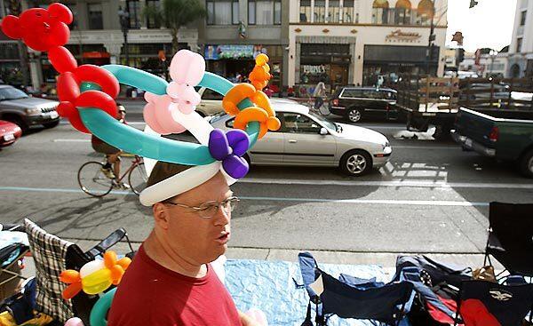 Balloon hat along the parade route