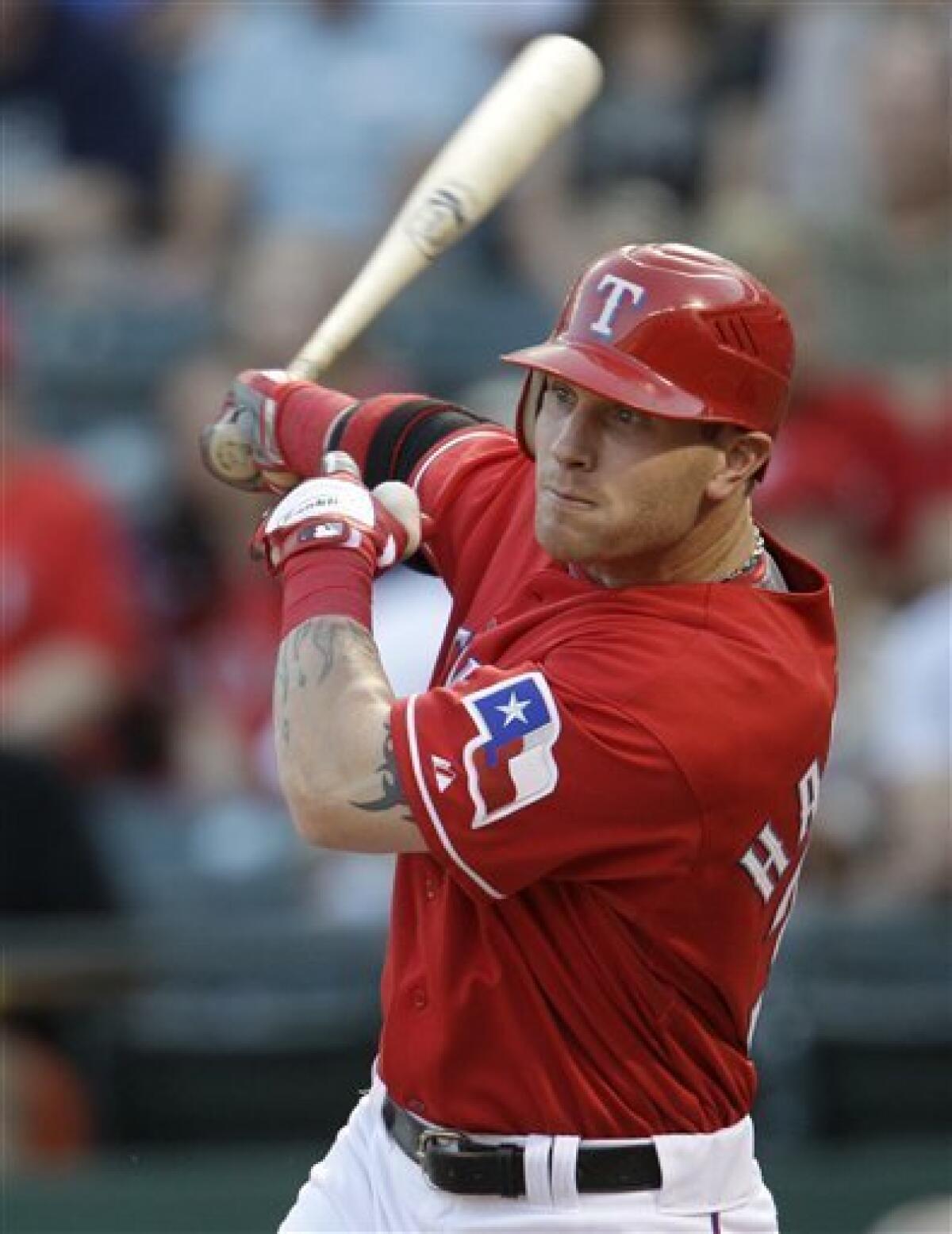 Josh Hamilton returns to Texas Rangers