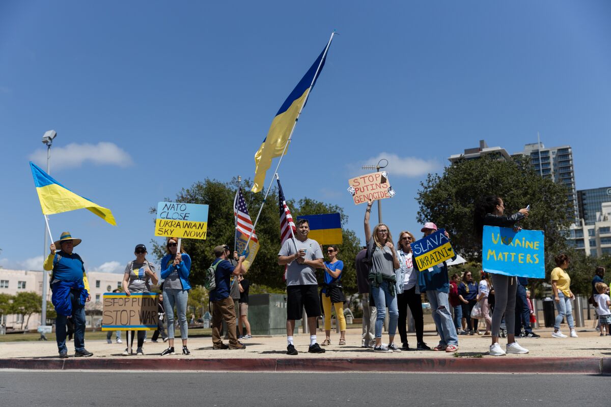 San Diegans rally in support of Ukraine