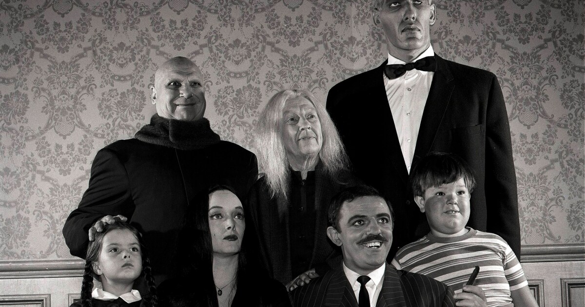 The Addams Family Become Cartoons Again With Animated Feature Los Angeles Times