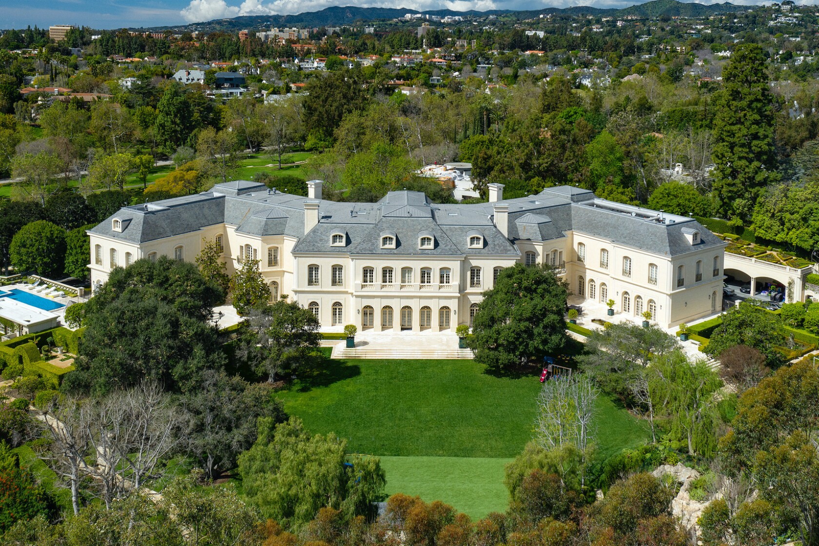 Must Reads Big Home Big Deal The Manor In Holmby Hills Sets An