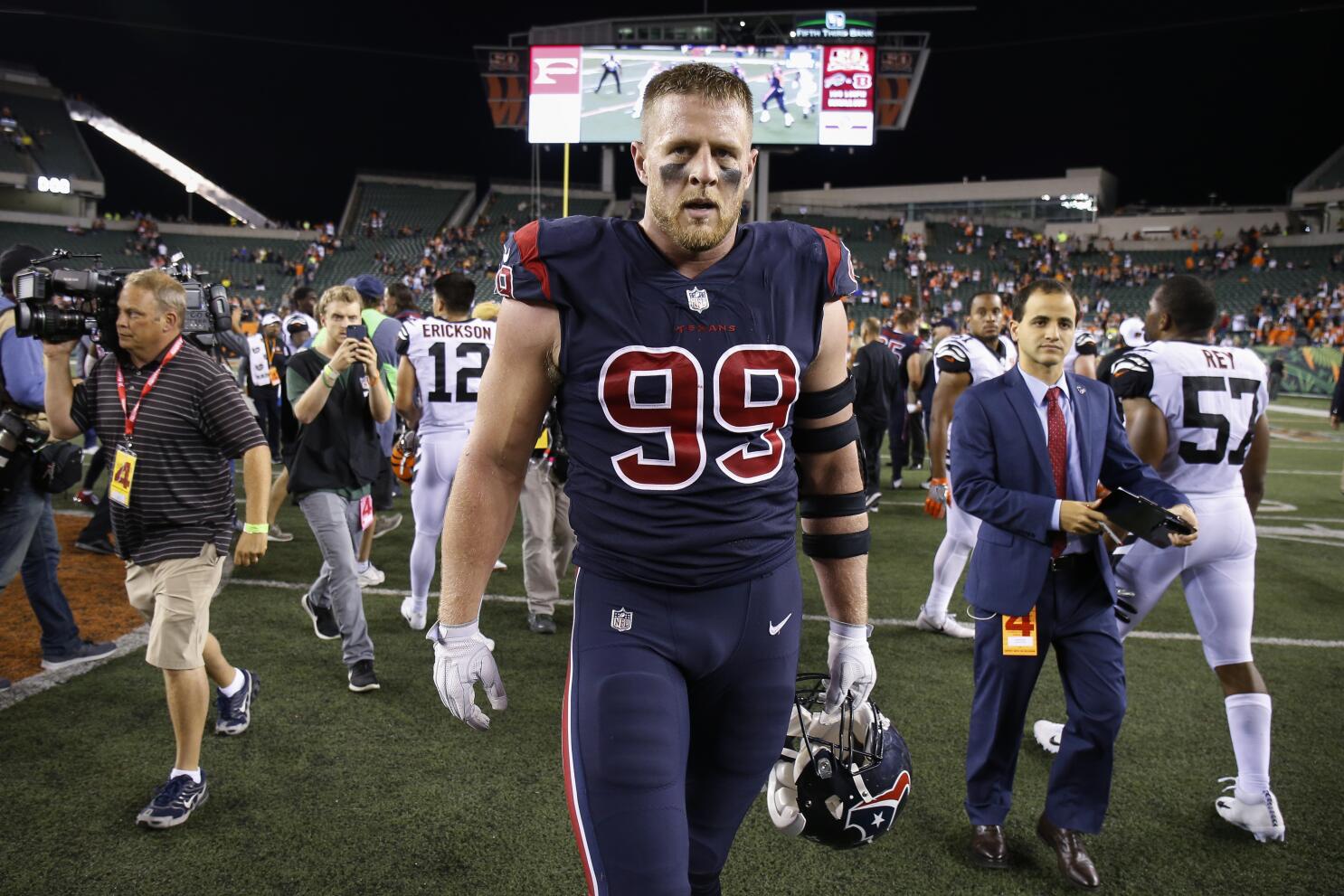 NFL - J.J Watt con su nuevo uniforme de Cardinals. ¿Qué