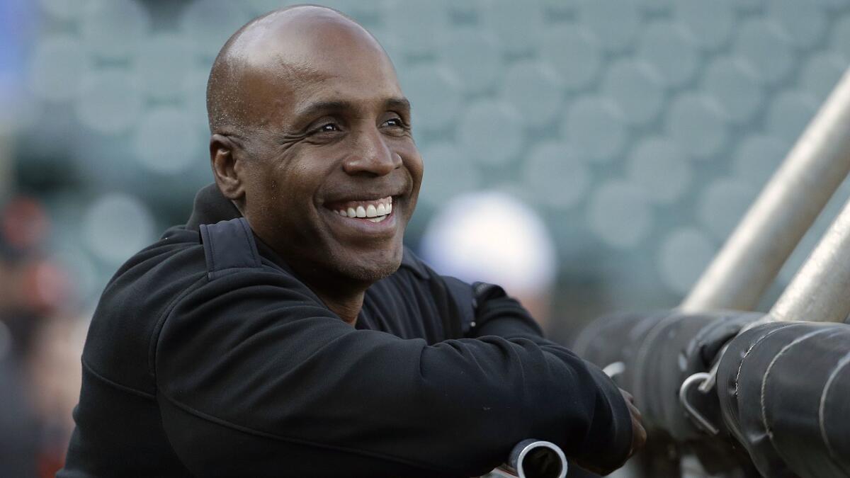 Former MLB great Barry Bonds, shown in 2015, helped others flee the Northern California fires early Monday morning, according to an account in the San Francisco Chronicle.