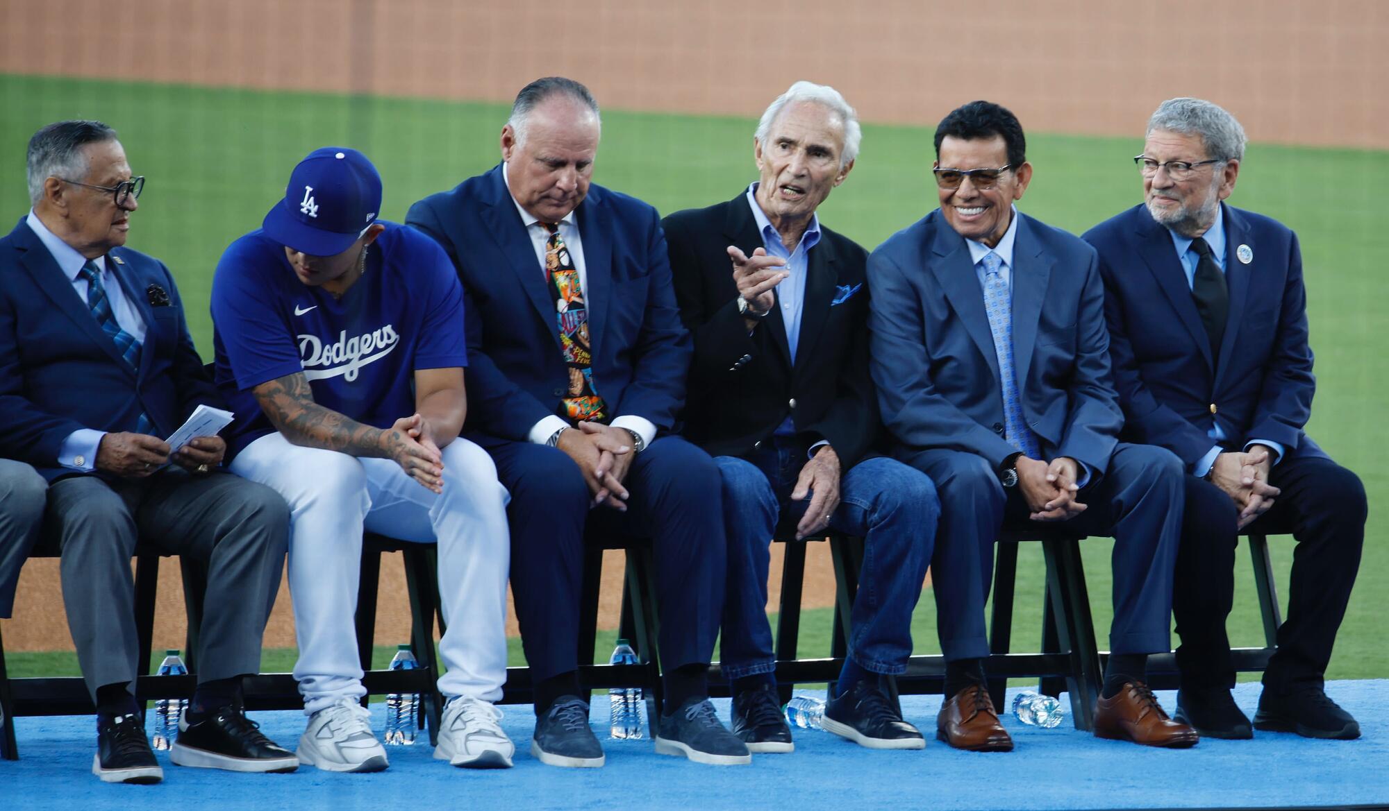 Fernandomania Returns! Dodgers To Retire Legendary Pitcher's No
