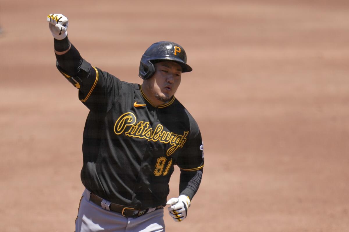 Choi, Reynolds, Santana homer to lead the Pirates to a 3-2 win over the  Padres - The San Diego Union-Tribune