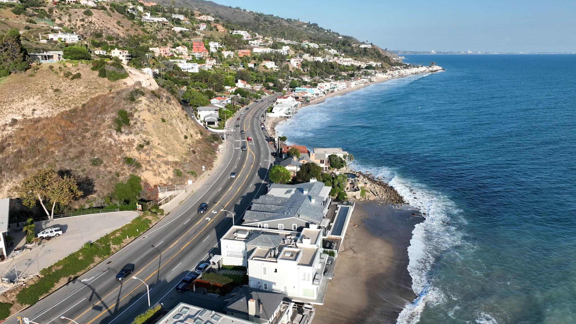PCH in Malibu takes a deadly toll. Why it's getting more dangerous - Los  Angeles Times