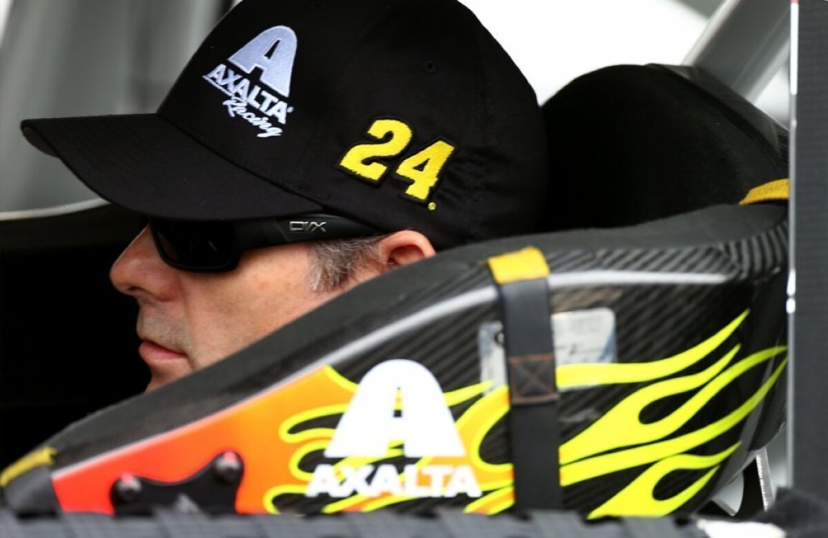 Don't look now, but Jeff Gordon is tied for fourth in the Chase for the Cup standings.