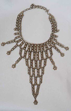 1970s silver bib chain necklace.