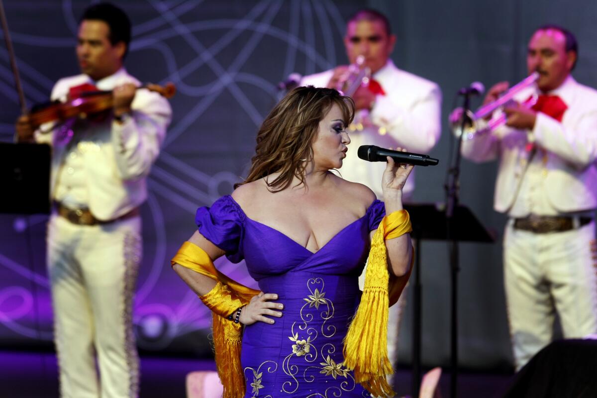 Una imagen del recuerdo de Jenni Rivera, la estrella de la música regional mexicana que hubiera cumplido 47 años el próximo 2 de julio y que será celebrada por su familia con un nuevo concierto.