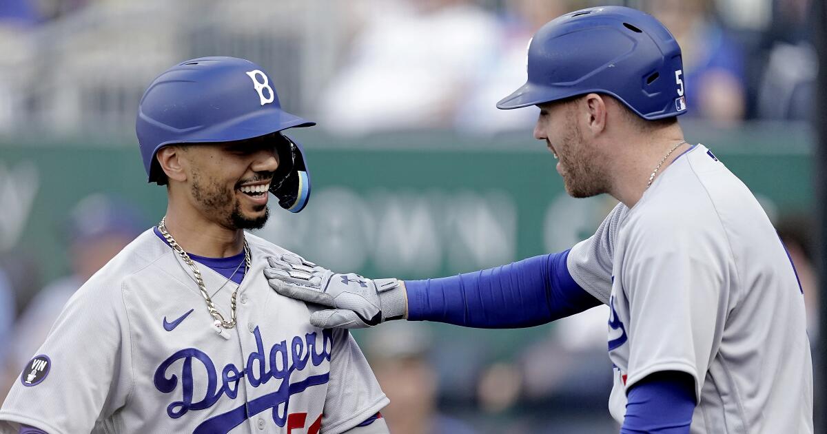 Five-run first holds up for Royals in 6-4 win over the Dodgers