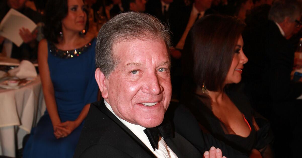 Rafael Pineda, âncora de longa data da Univision New York, morreu aos 88 anos