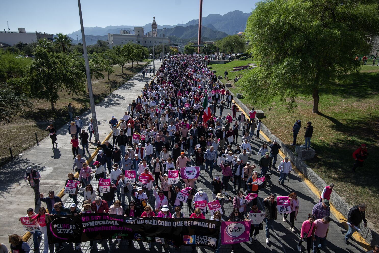 Sorprenden las marchas en defensa del ente electoral en el norte y el oeste  de México - San Diego Union-Tribune en Español
