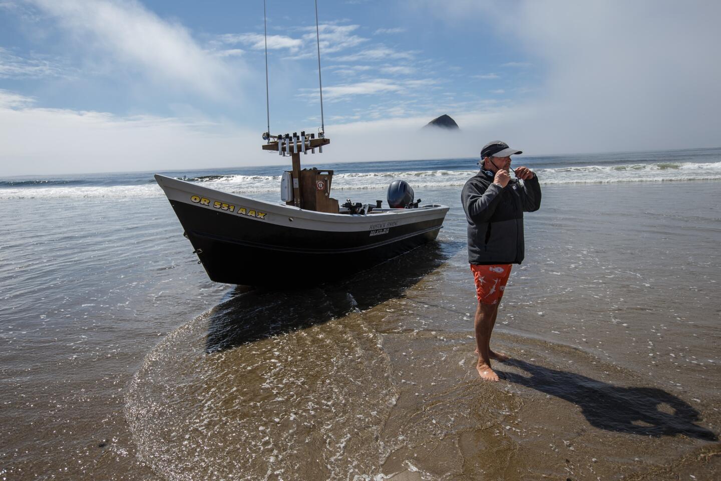 Clamming and crabbing in Oregon