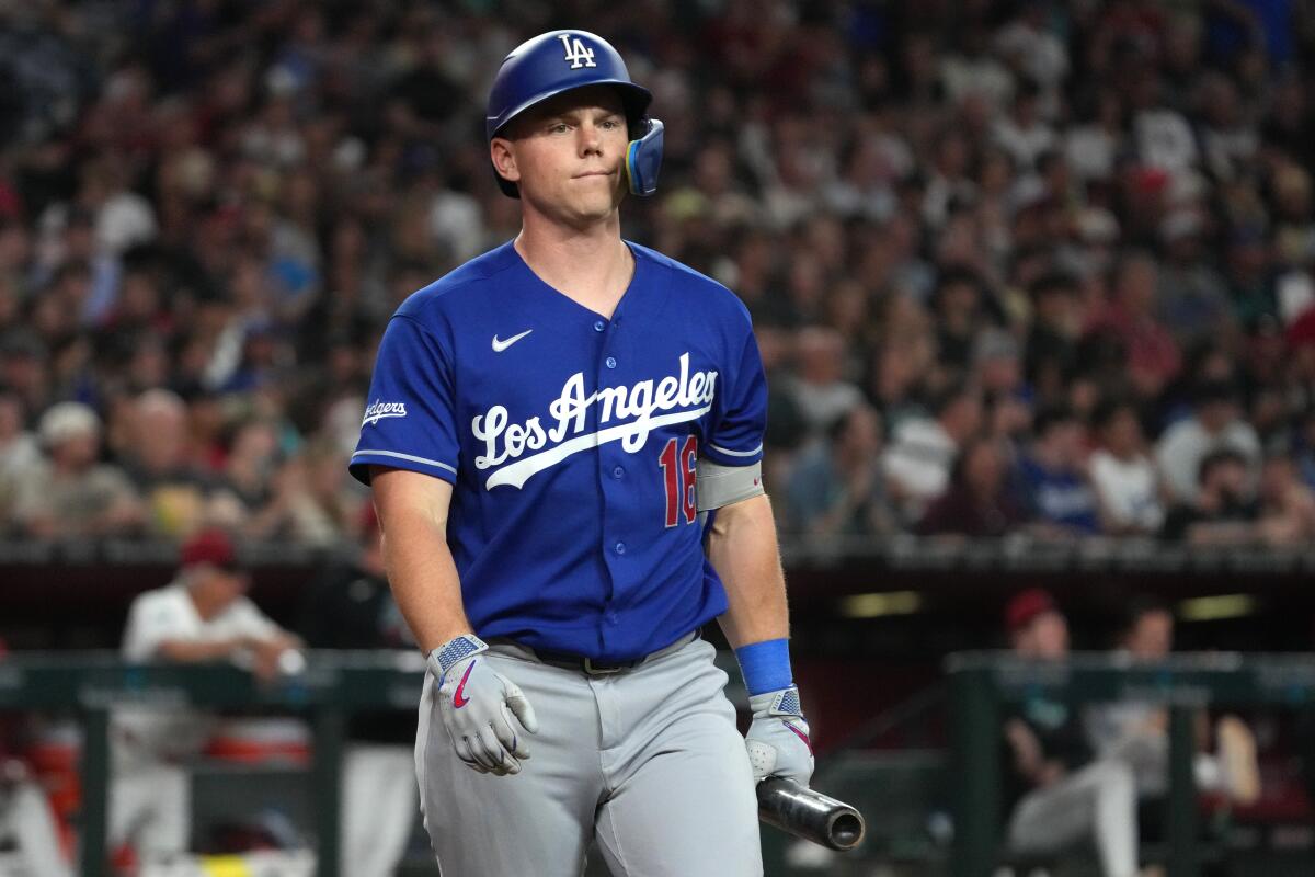 Dodgers, Padres maçına hazırlanırken Charlie Barnes'ın bombalanmasına izin verdi