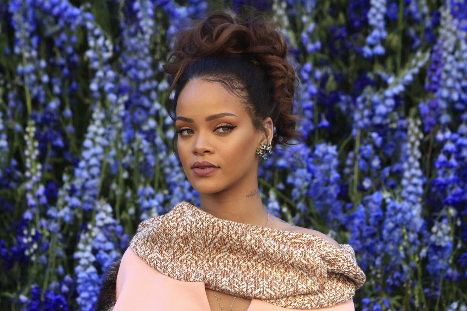 Rihanna Launches New Beauty And Stylist Agency Fr8me The San Diego Union Tribune