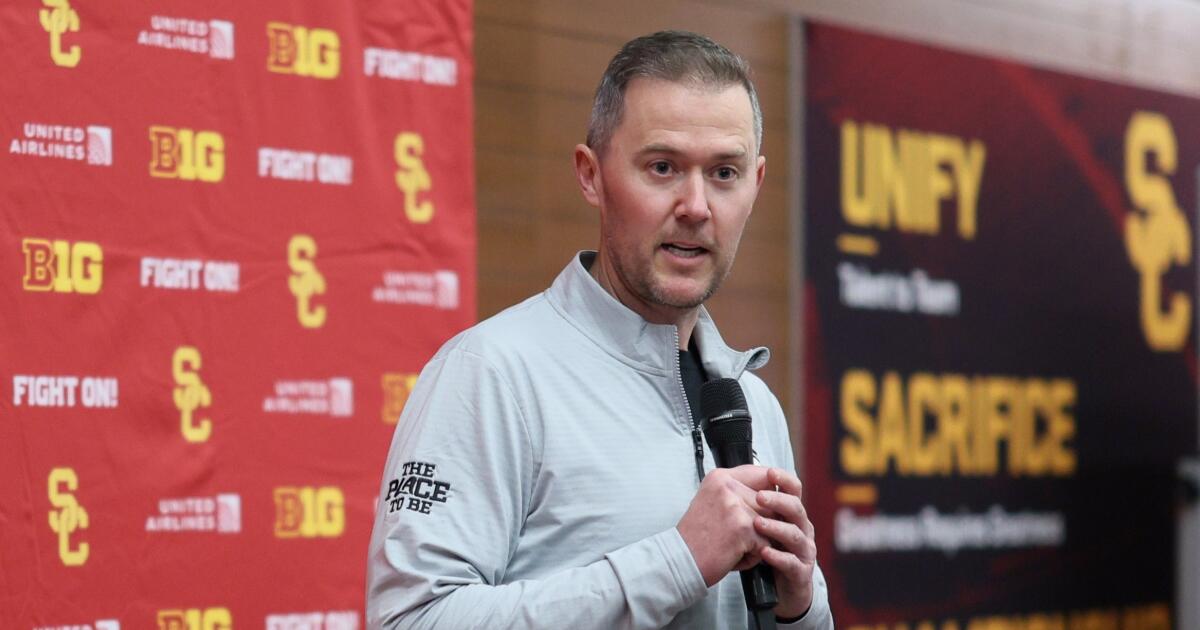 USC coach Lincoln Riley completes staff featuring new defensive blood, continuity
