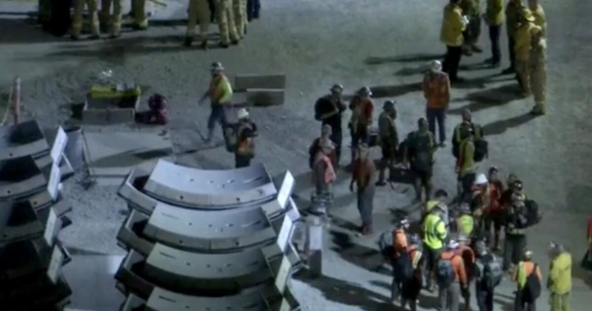 ‘Shaken up’: 31 workers scramble to safety after partial tunnel collapse ‘Shaken up’: 31 workers scramble to safety after partial tunnel collapse