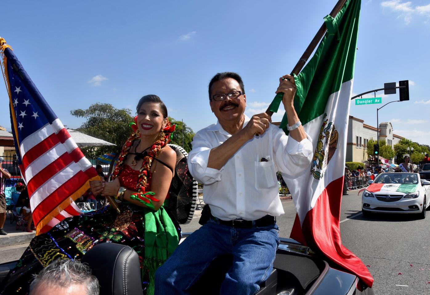 Celebran el mestizaje cultural entre "dos mundos" en independencia mexicana