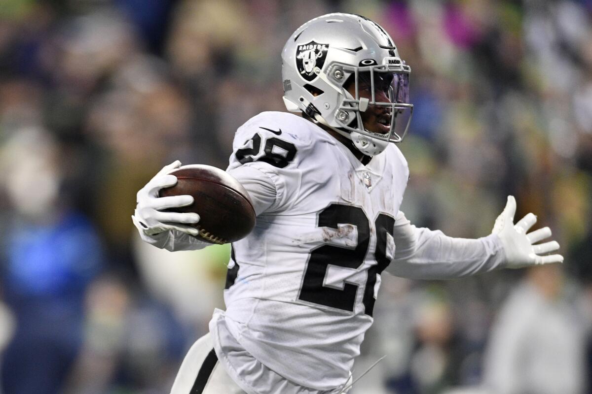 Raiders running back Josh Jacobs questionable for Chargers - The