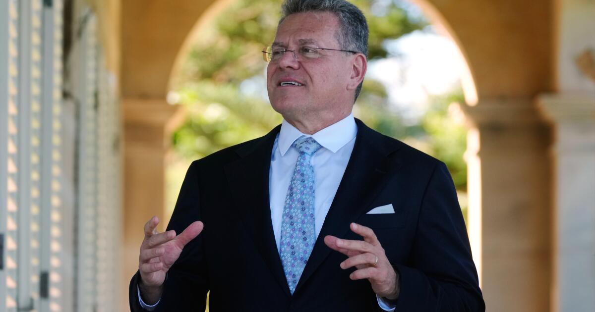 A União Europeia afirma que o acordo de livre comércio do Mercosul começará em 1º de maio, unindo 700 milhões de pessoas.