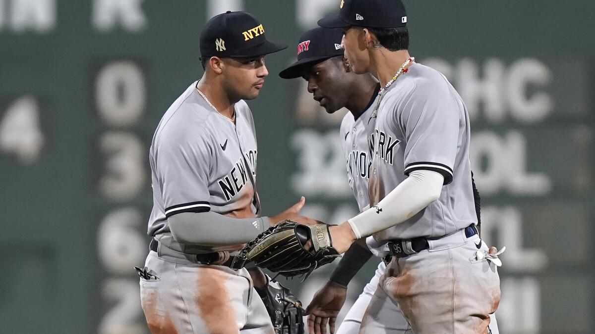 Red Sox lose, head into key series tied with Yanks - The San Diego