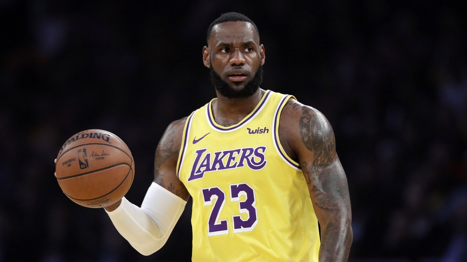 Lebron James Thinks He S One Of Lakers Greats Fans Disagree Los Angeles Times