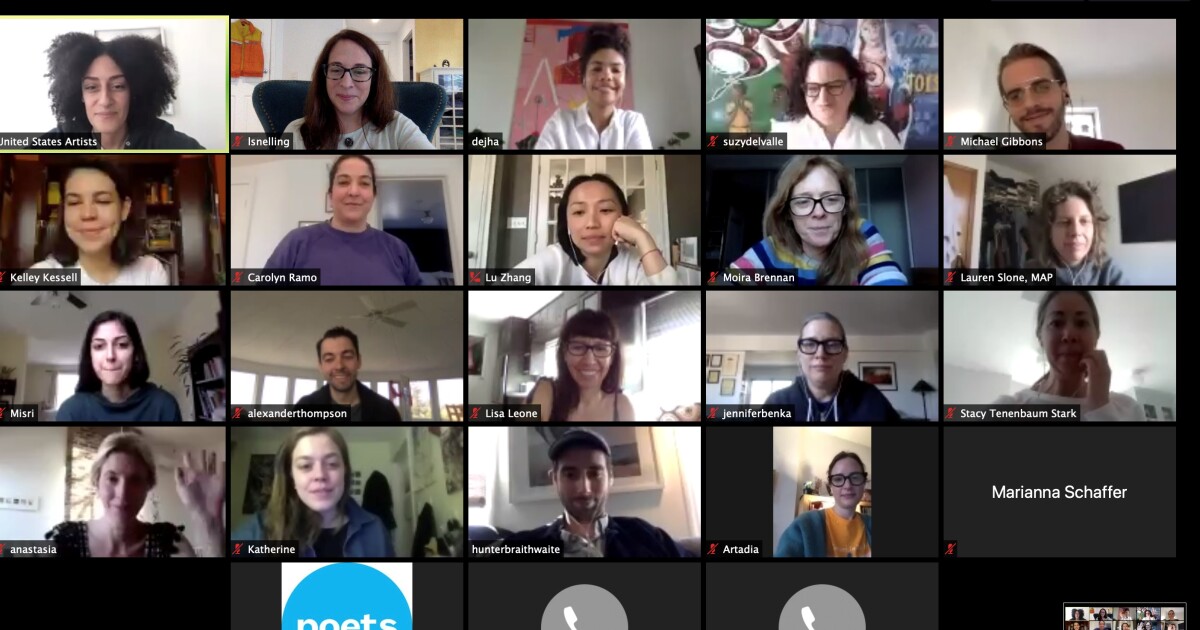 Zoom's 'waiting room' let people watch meetings before joining - Los