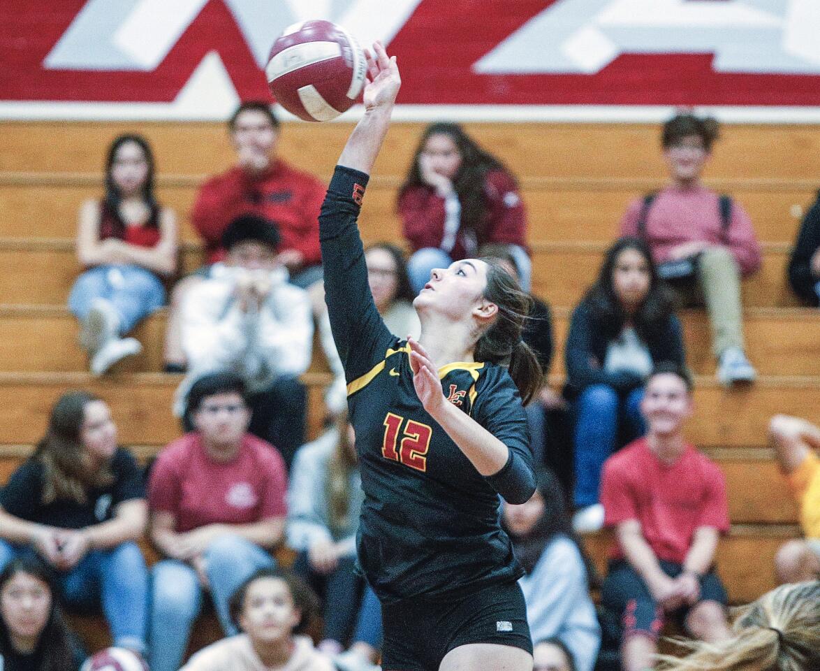 Photo Gallery: La Canada vs. Blair in Rio Hondo League girls' volleyball