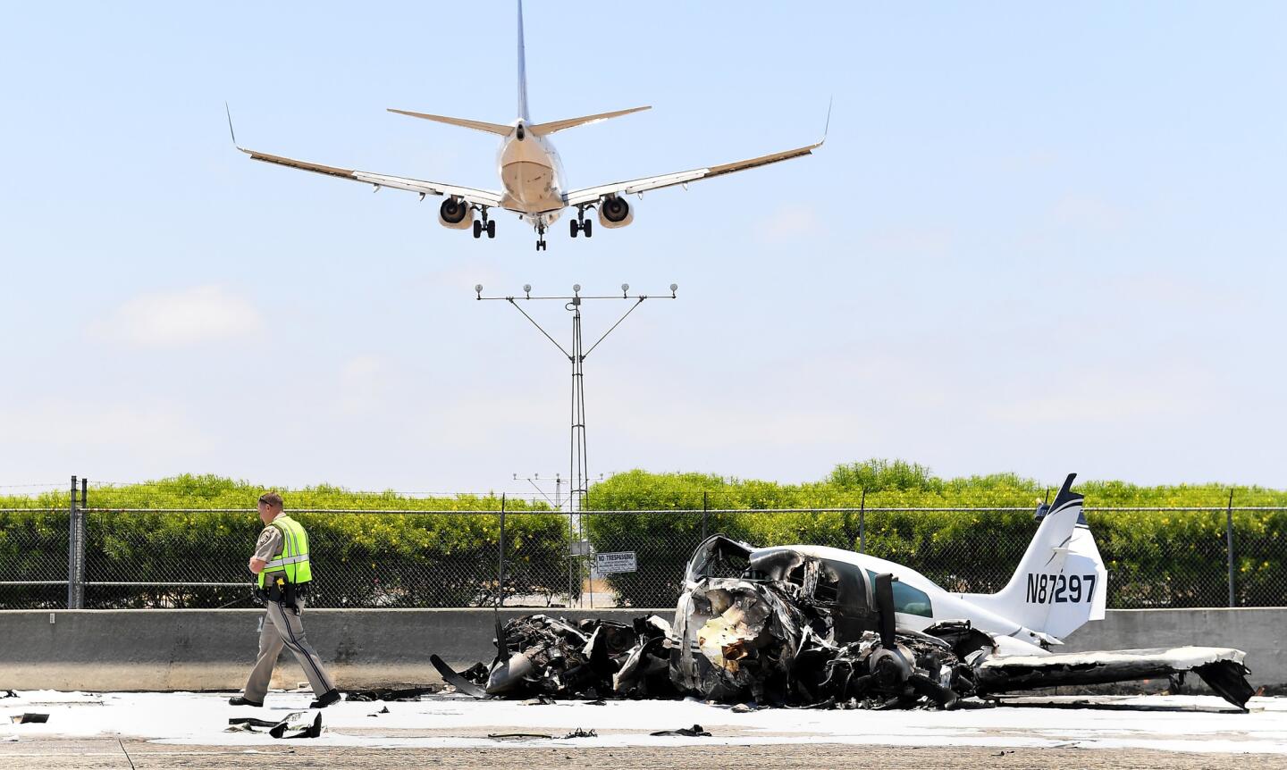 Small plane crash on the 405 Freeway