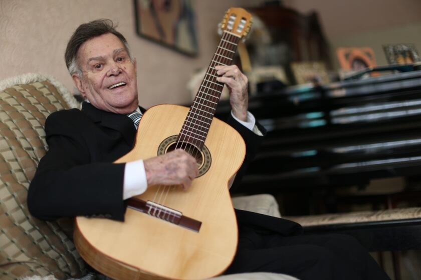A los 88 años, de acuerdo con su hijo Manolo, el músico Chamín Correa (foto) se fue en paz, tranquilo y acompañado de su familia.